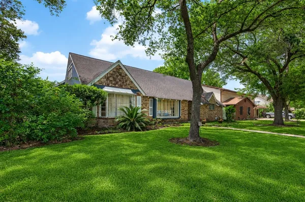 $299,900 | 2310 Fenwood Drive, Pasadena, TX 77502