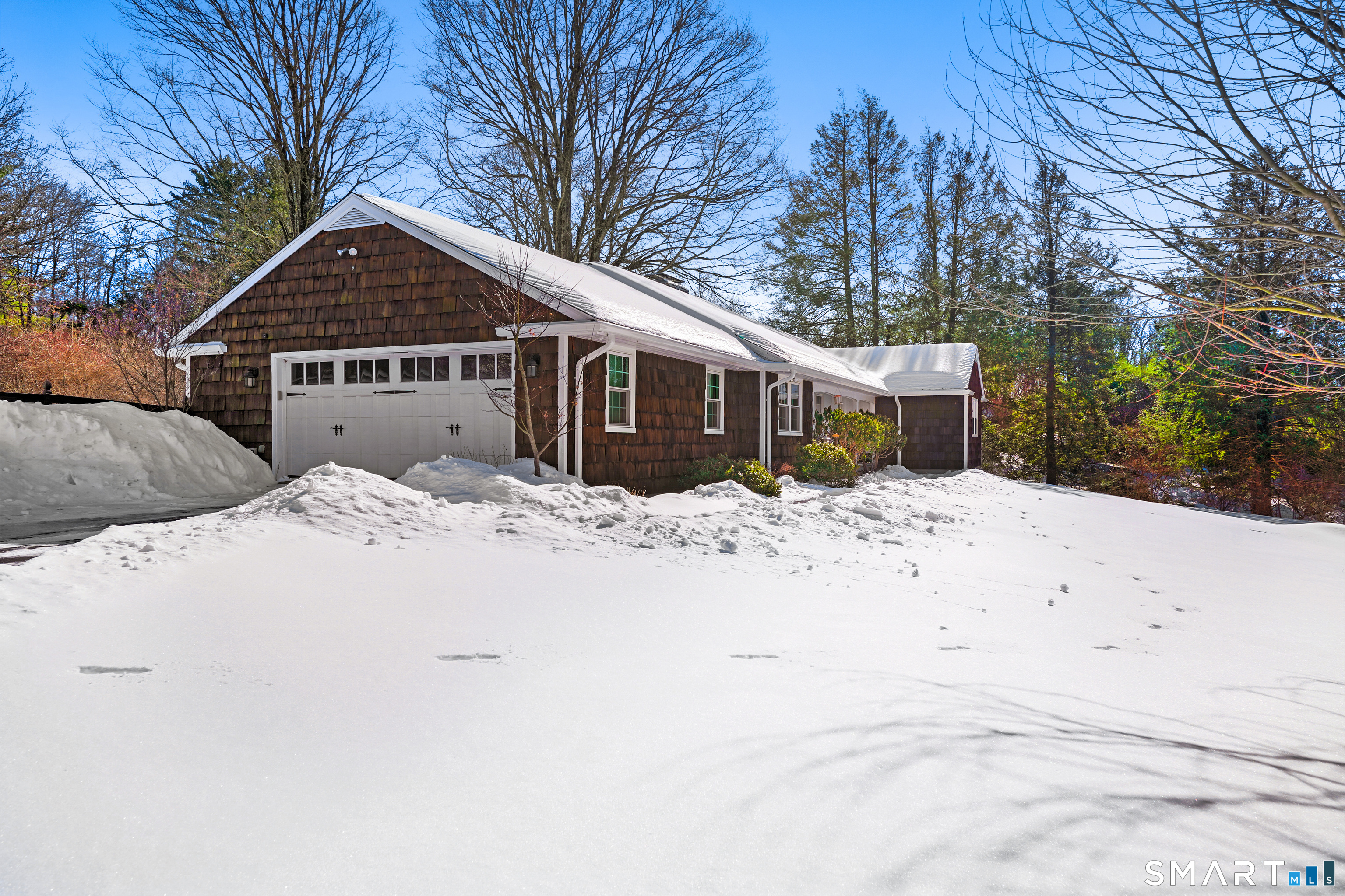 126 Heather Lane Wilton, CT 06897 - Photo 3 of 28