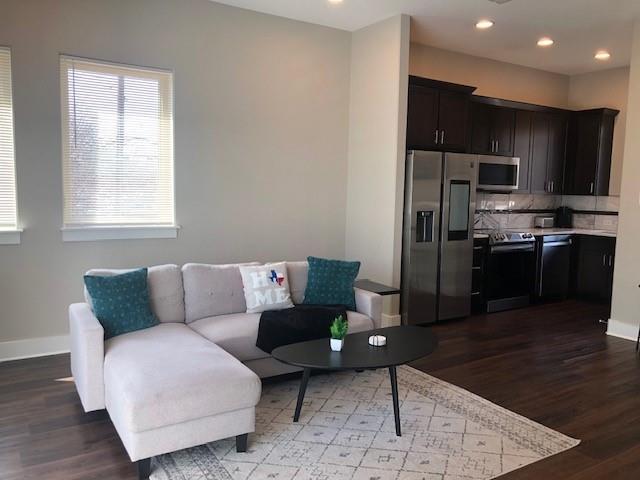 324 Feliks Gwozdz Place, Unit 200 Fort Worth, TX 76104 - Photo 4 of 25