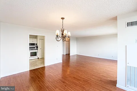$179,900 | 5225 Pooks Hill Road, Unit 721S, Bethesda, MD 20814