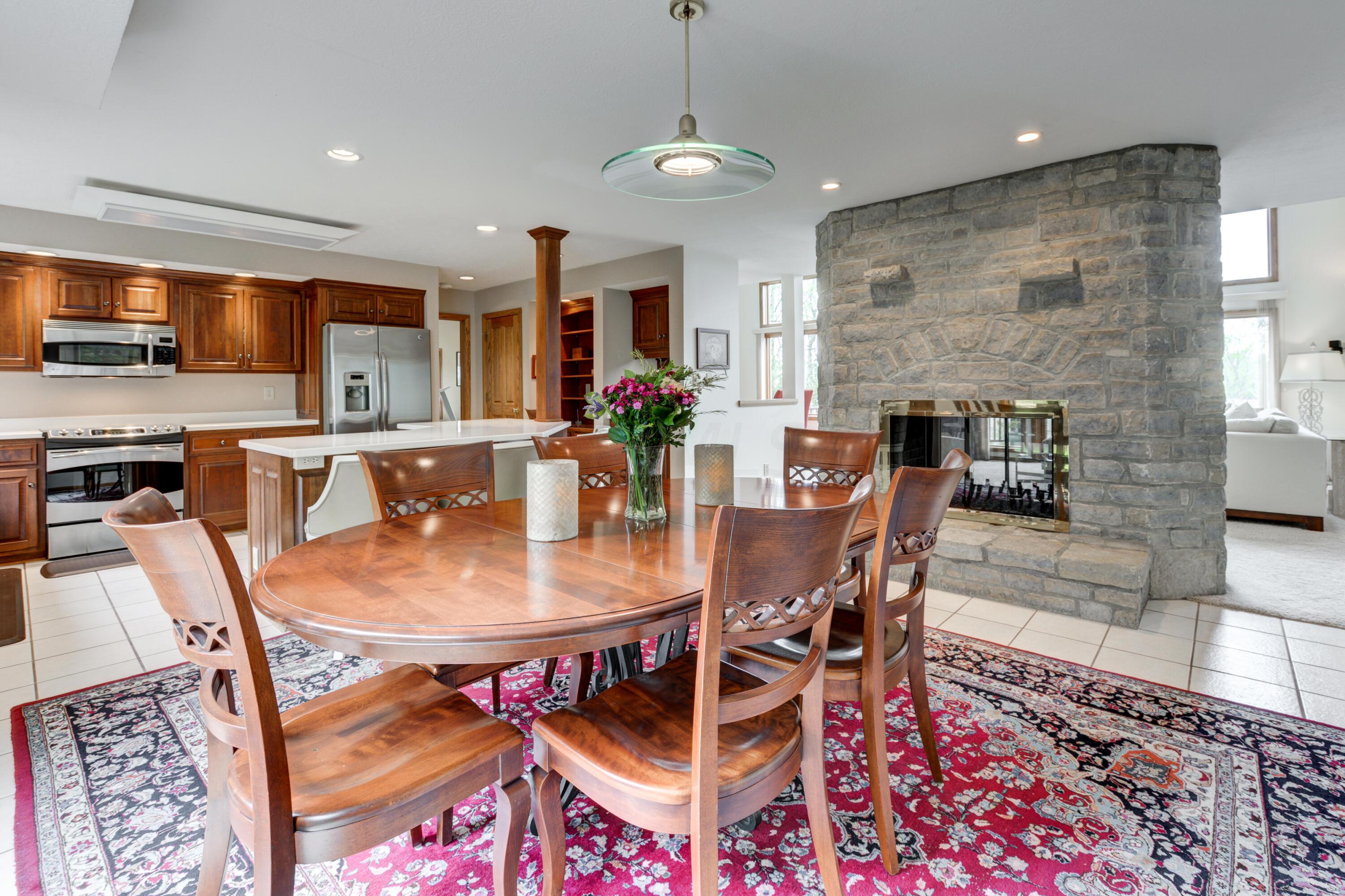 7263 Riverside Drive Powell, OH 43065 - Photo 17 of 55 Dine in Kitchen 2