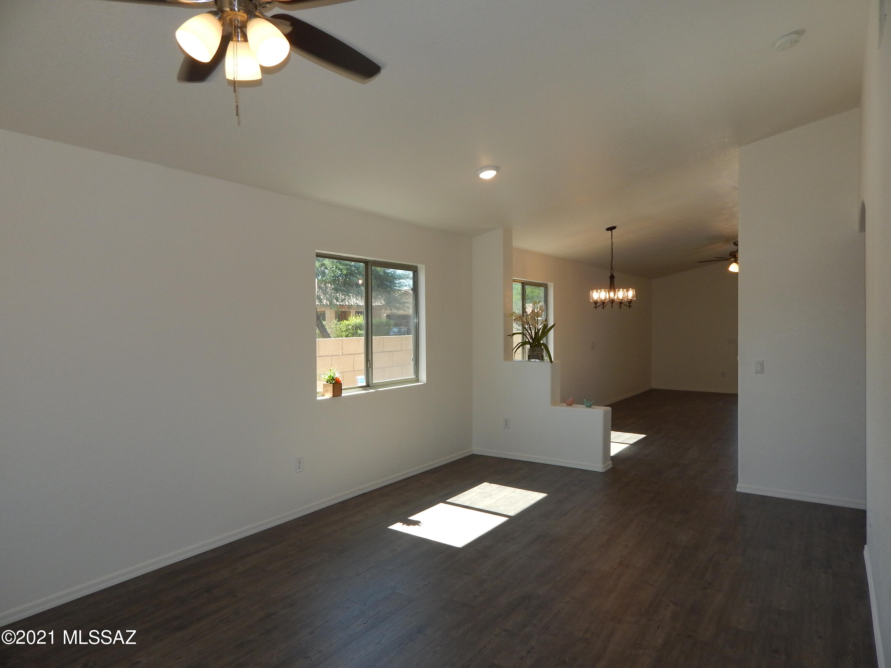 2340 West Golden Hills Road Tucson, AZ 85745 - Photo 3 of 45