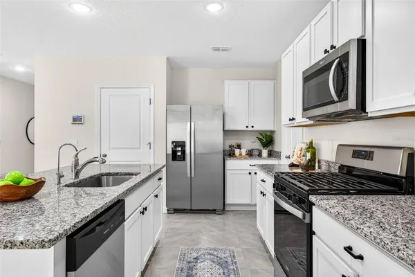$420,000 | 35686 Sunflower Hl Drive, Zephyrhills, FL 33541