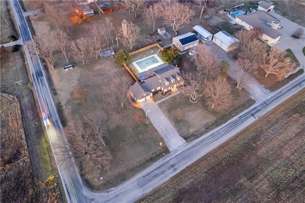 1700 Cedar Ridge Road Parsons, KS 67357 - Photo 5 of 93