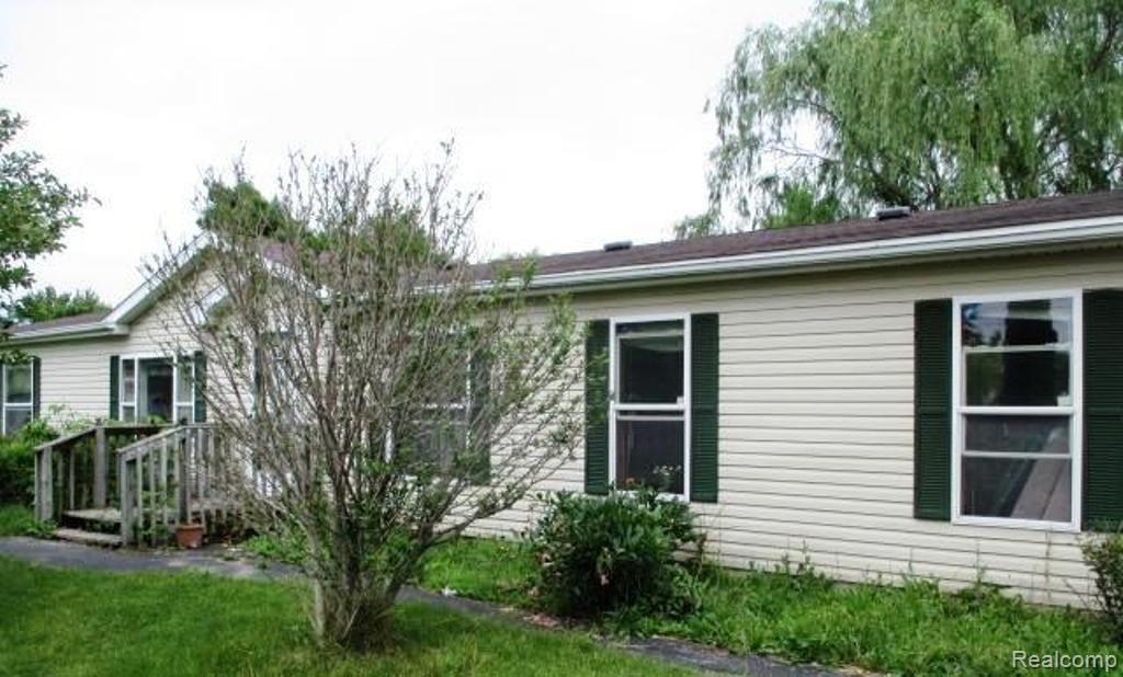39 South Trumbull Road Bay City, MI 48708 - Photo 1 of 14 1.jpg