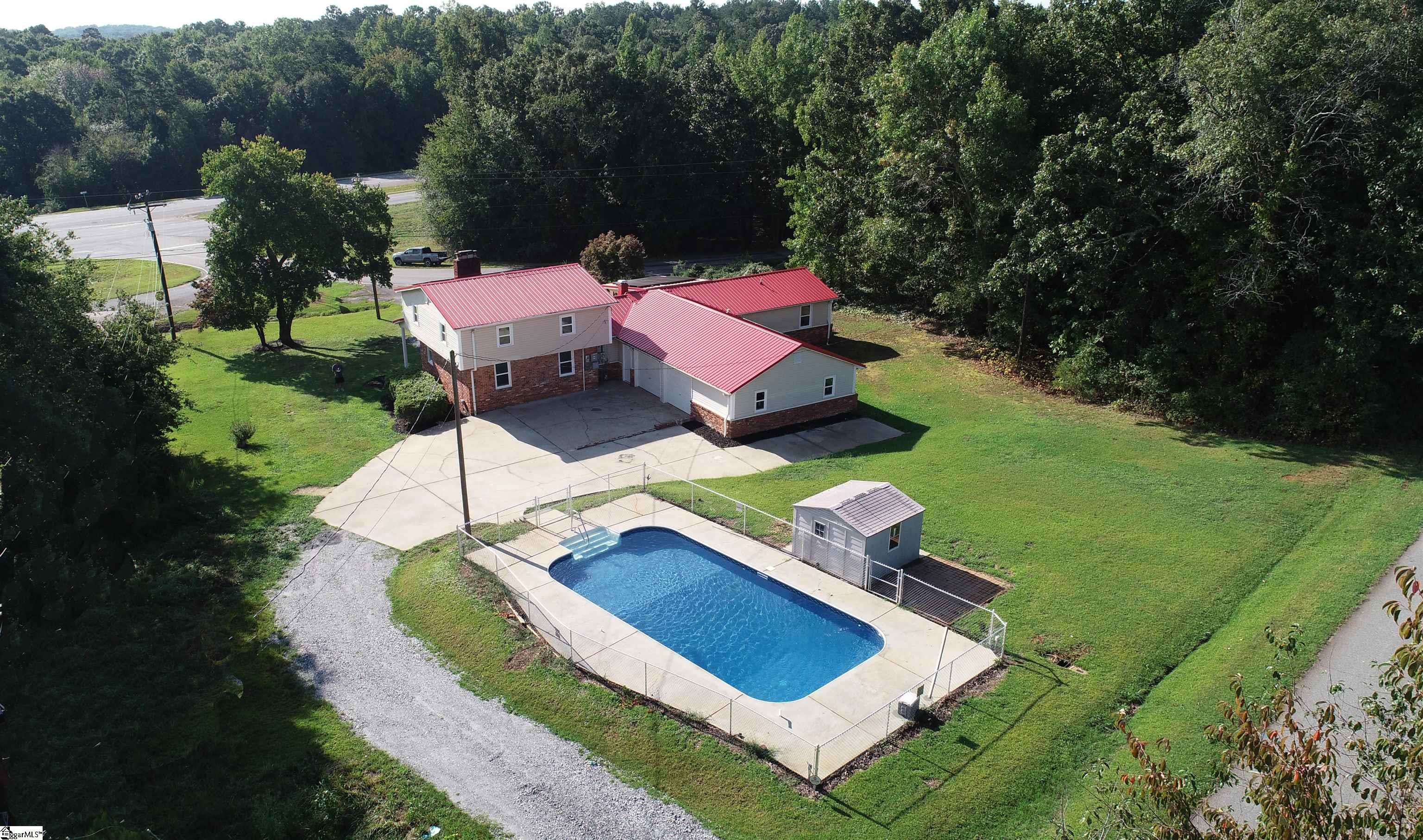 110 Pack Road Pelzer, SC 29669 - Photo 6 of 30
