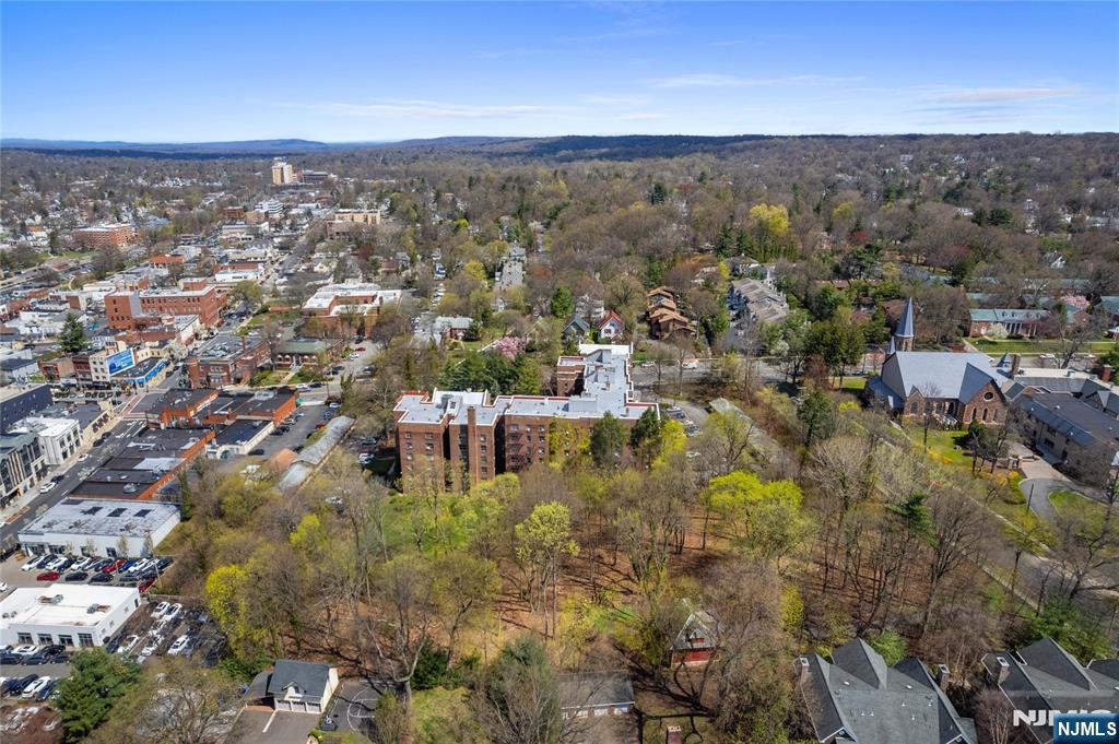 100 East Palisade Avenue, Unit B51 Englewood, NJ 07631 - Photo 35 of 37 an aerial view of multiple house