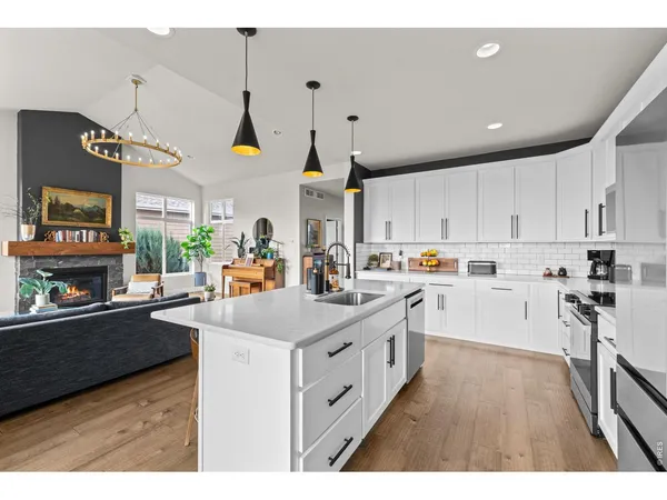 $679,900 | 825 Shirttail Peak Drive, Windsor, CO 80550