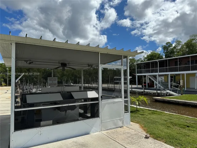 $119,900 | 675 South Copeland Avenue, Unit 5, Everglades City, FL 34139