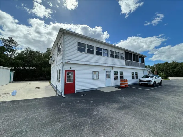 $119,900 | 675 South Copeland Avenue, Unit 5, Everglades City, FL 34139