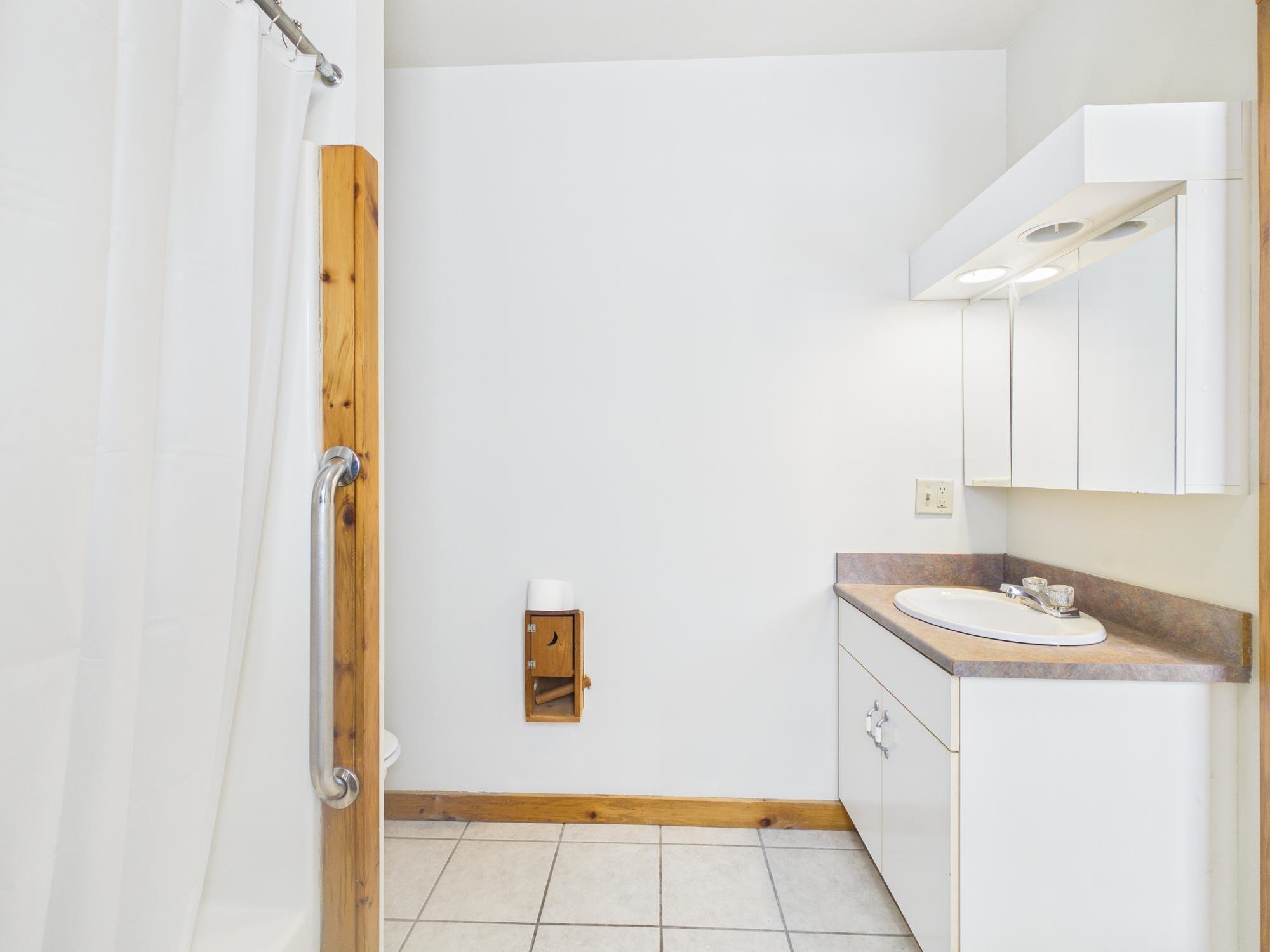 1555 Main Street, Unit 2 Pittsburg, NH 03592 - Photo 3 of 9