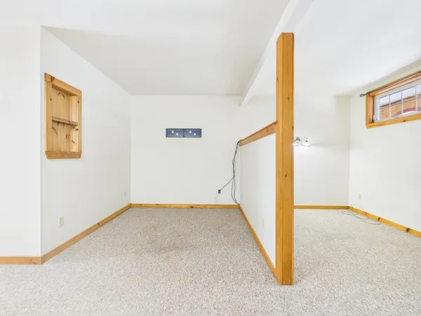 $600 | 1555 Main Street, Unit 2, Pittsburg, NH 03592