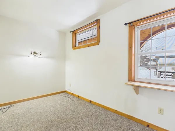 $600 | 1555 Main Street, Unit 2, Pittsburg, NH 03592