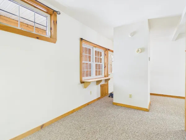 $600 | 1555 Main Street, Unit 2, Pittsburg, NH 03592