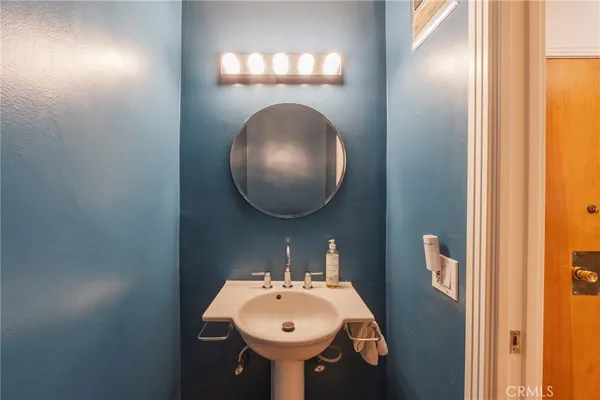$2,850 | 8710 Delgany Avenue, Unit 3, Playa del Rey, CA 90293