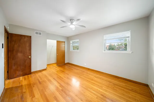 $1,900 | 27 East Thorndale Avenue, Roselle, IL 60172