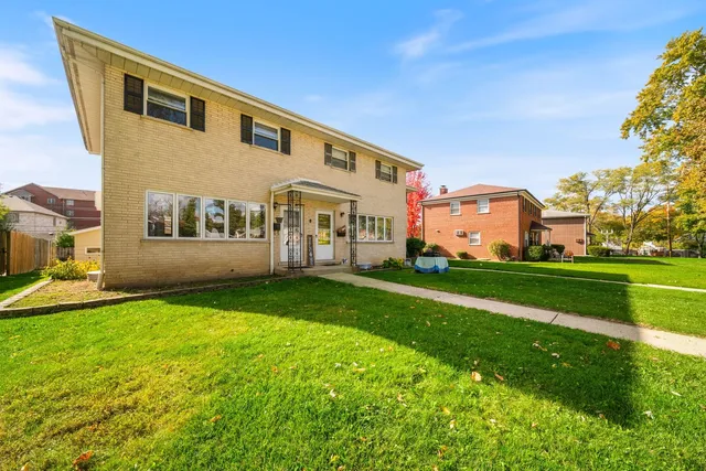 $1,900 | 27 East Thorndale Avenue, Roselle, IL 60172