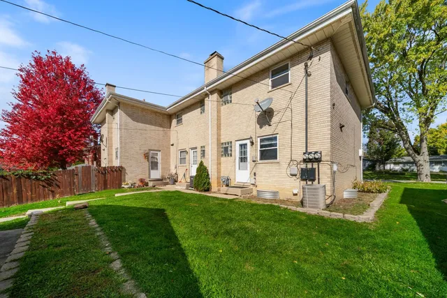 $1,900 | 27 East Thorndale Avenue, Roselle, IL 60172