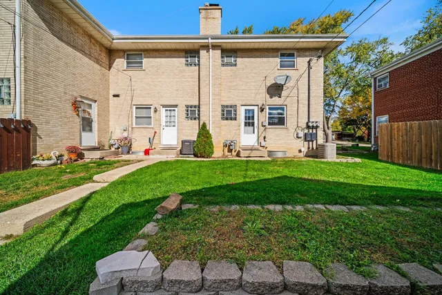 $1,900 | 27 East Thorndale Avenue, Roselle, IL 60172