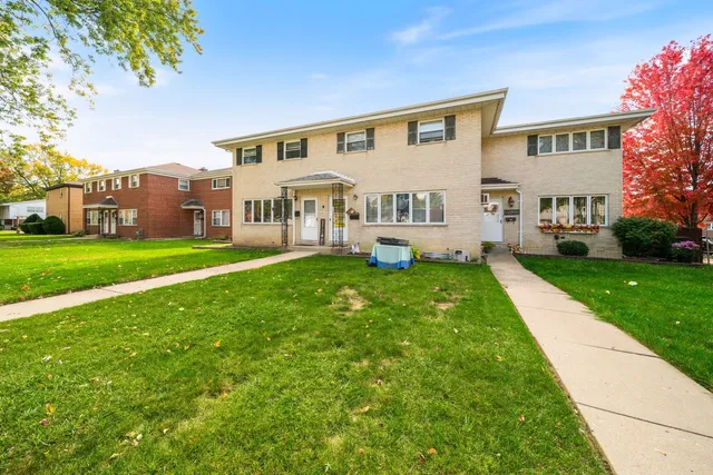 $1,900 | 27 East Thorndale Avenue, Roselle, IL 60172