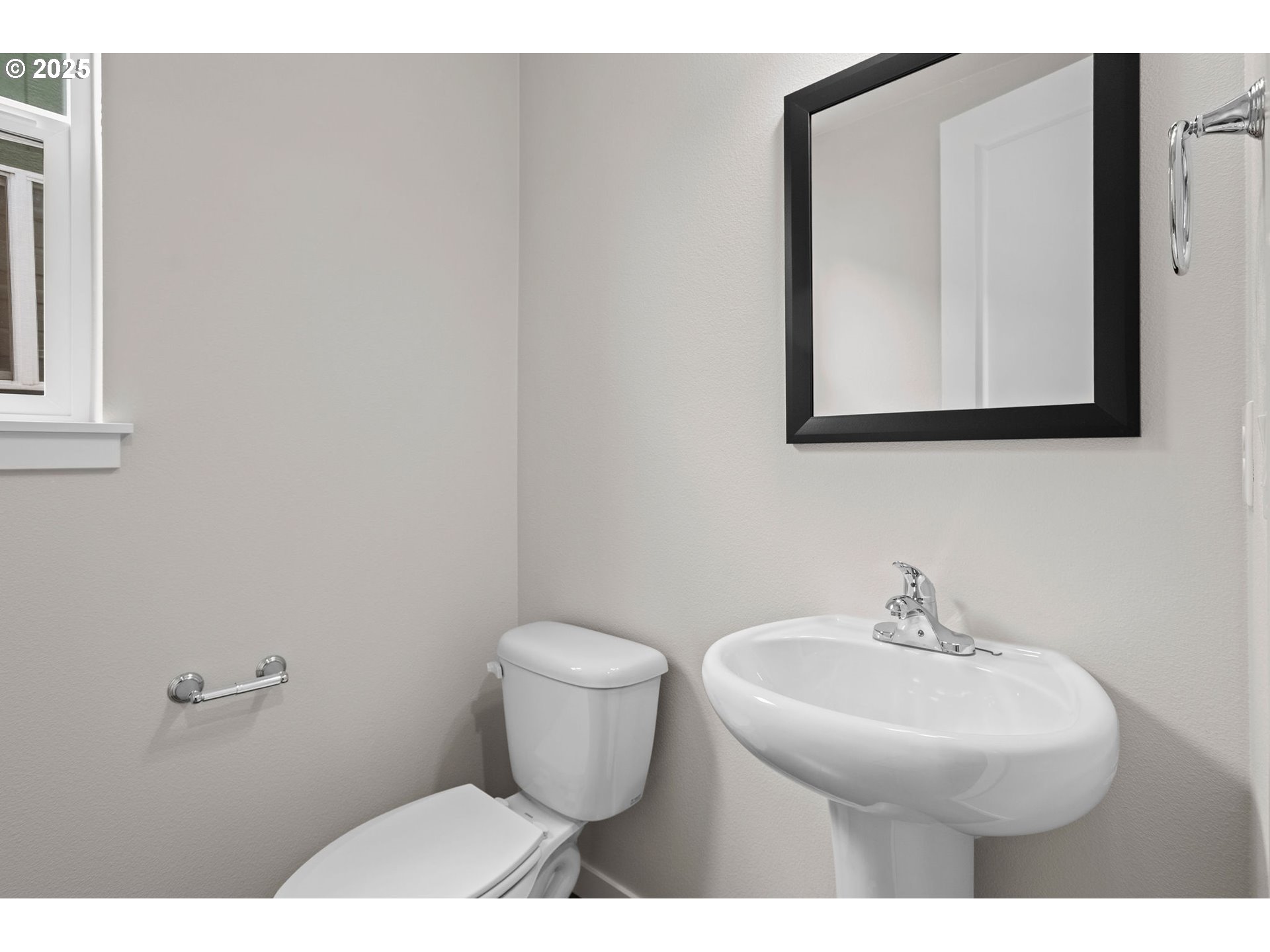 12675 Southwest Trask Street Beaverton, OR 97007 - Photo 13 of 18 Gallery Image 13