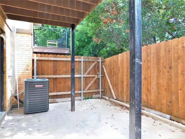 a view of outdoor space