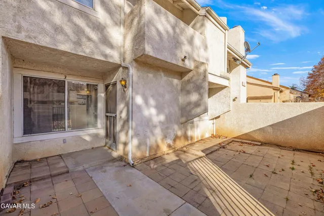 a view of a pathway of a house