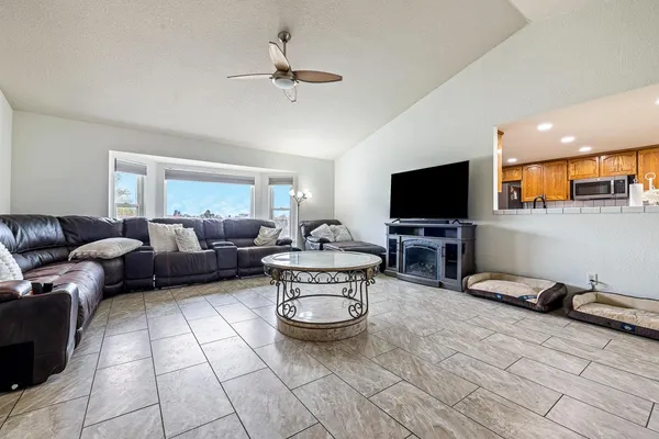 $1,275,000 | 35427 Ave 14, Madera, CA 93636