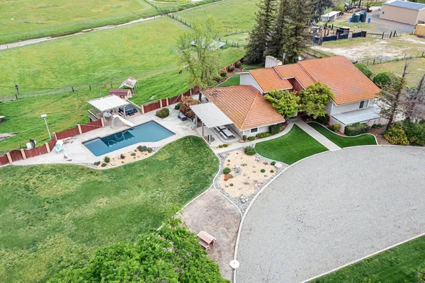 $1,275,000 | 35427 Ave 14, Madera, CA 93636