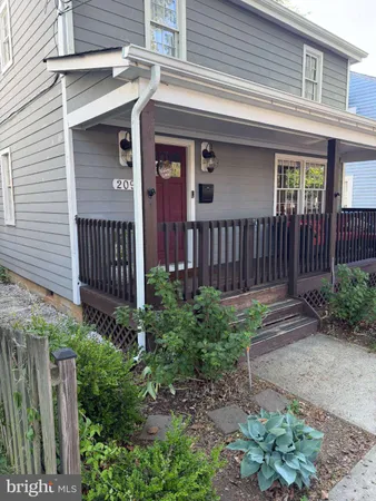 $3,400 | 209 Prince Edward Street, Fredericksburg, VA 22401