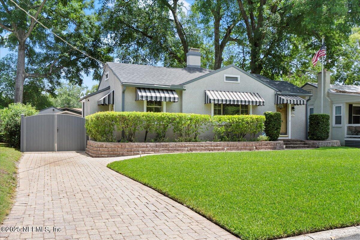 1517 Pershing Road Jacksonville, FL 32205 - Photo 1 of 39 Driveway