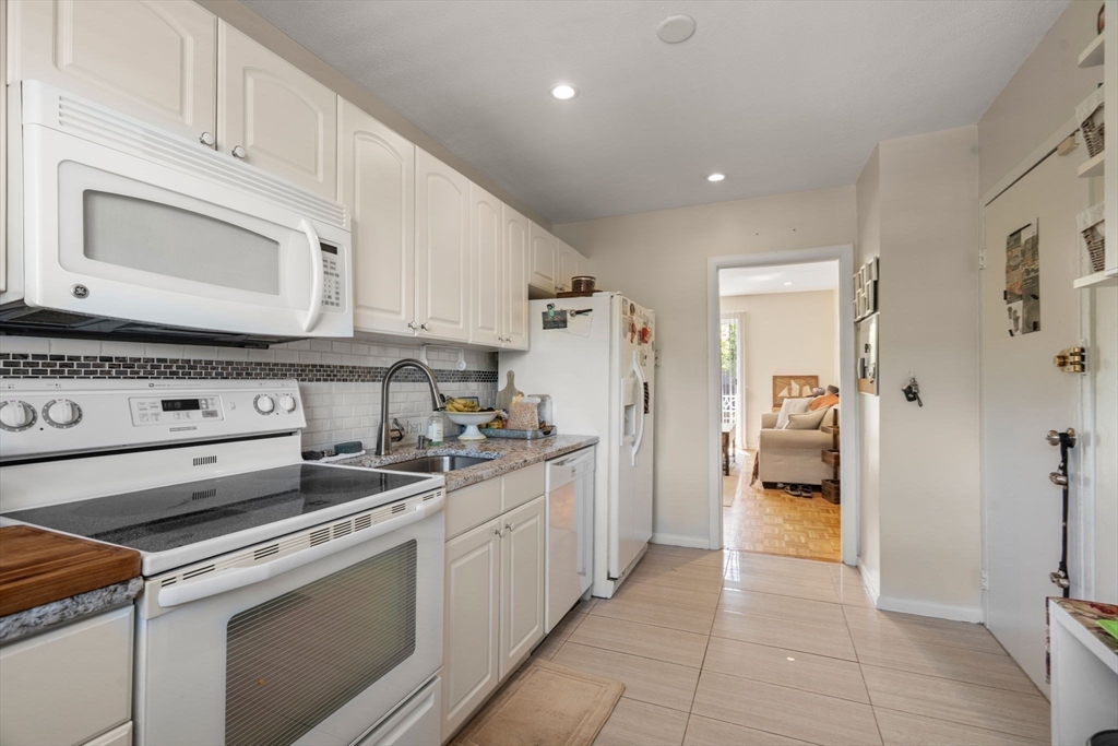 24 Westgate Road, Unit 5 Boston, MA 02467 - Photo 11 of 21