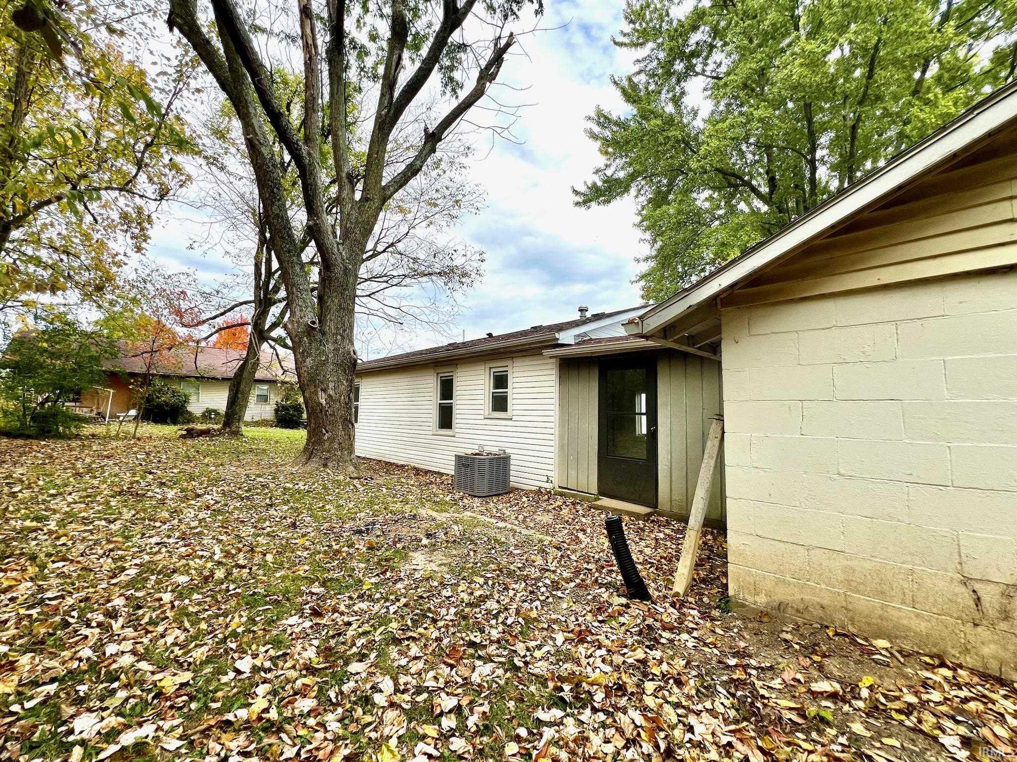 321 North Jackson Street Bedford, IN 47421 - Photo 17 of 19