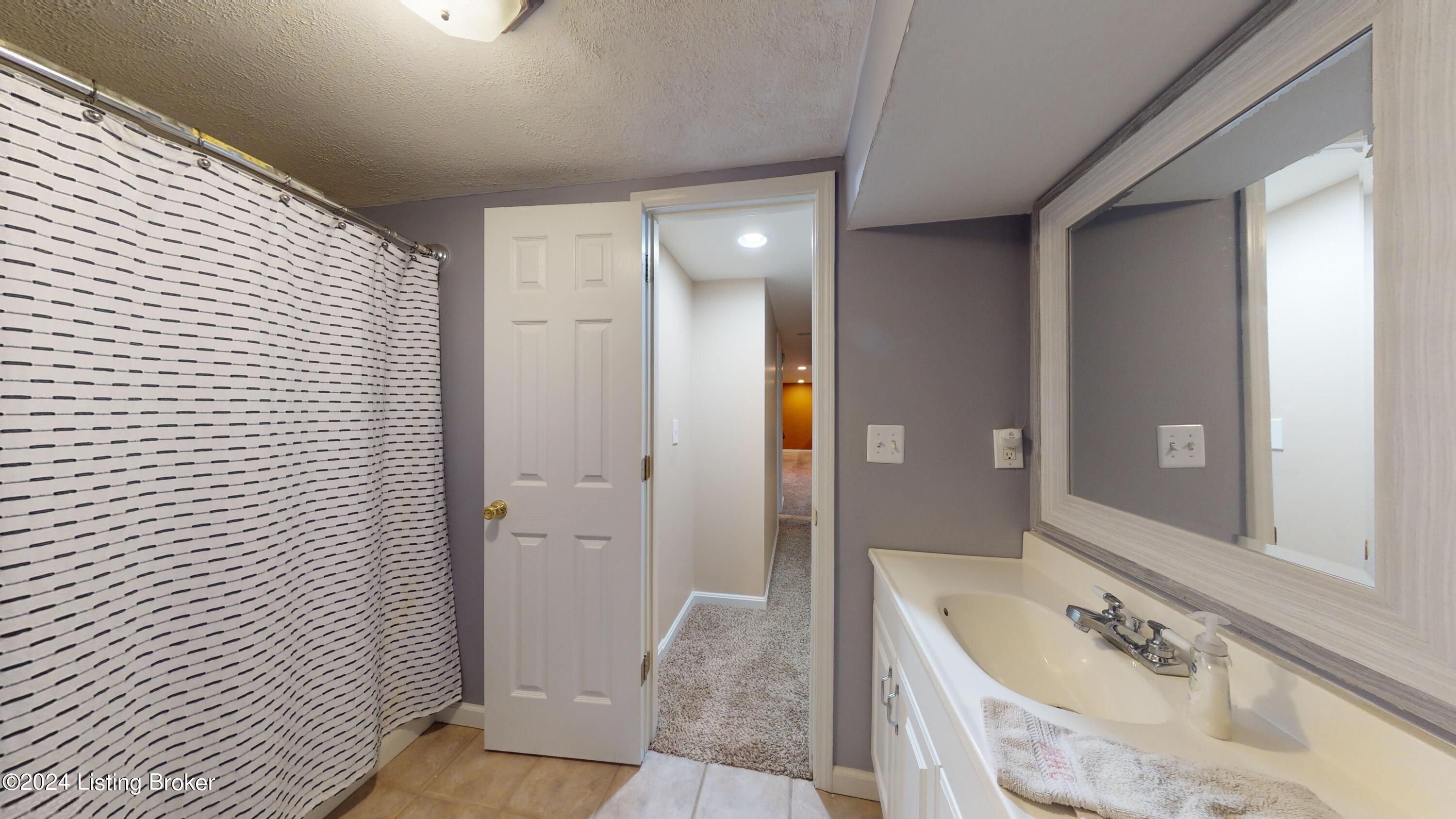 6714 Copperfield Road Louisville, KY 40207 - Photo 32 of 47 6714-Copperfield-Rd-06272024_095539