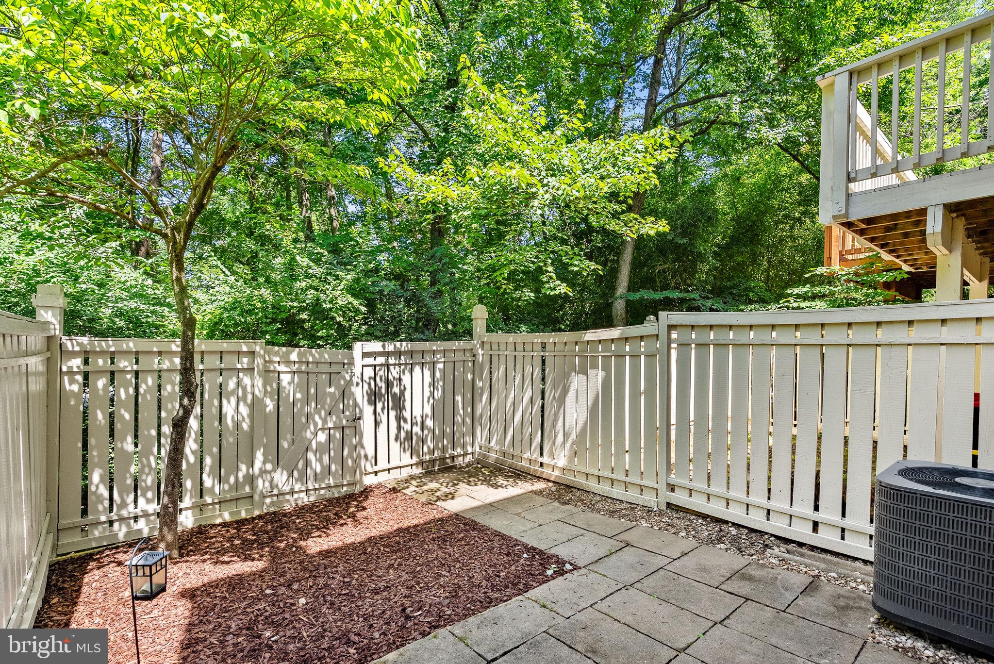 11908 Fieldthorn Court Reston, VA 20194 - Photo 34 of 47 Fenced rear yard