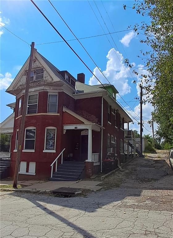 706 1/2 North 12th Street, Unit 1/2 St. Joseph, MO 64501 - Photo 1 of 5