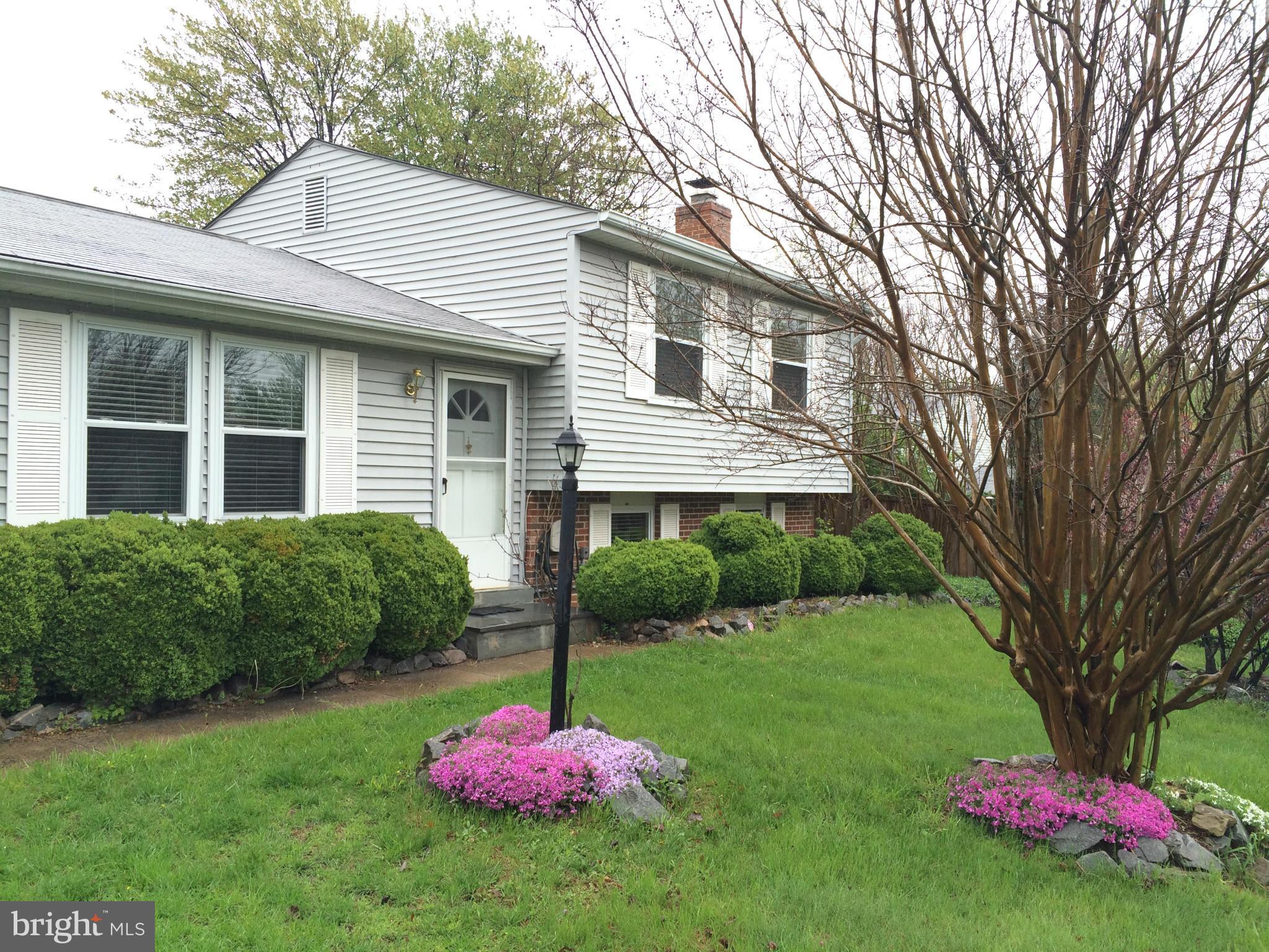 135 North Ithaca Road Sterling, VA 20164 - Photo 1 of 15 Exterior (Front)