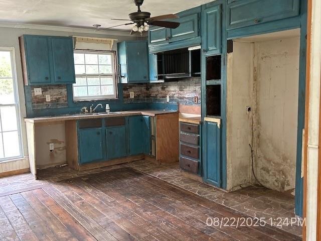 9672 Lakeland Loop Quinlan, TX 75474 - Photo 5 of 12 a kitchen with stainless steel appliances granite countertop a refrigerator and a sink
