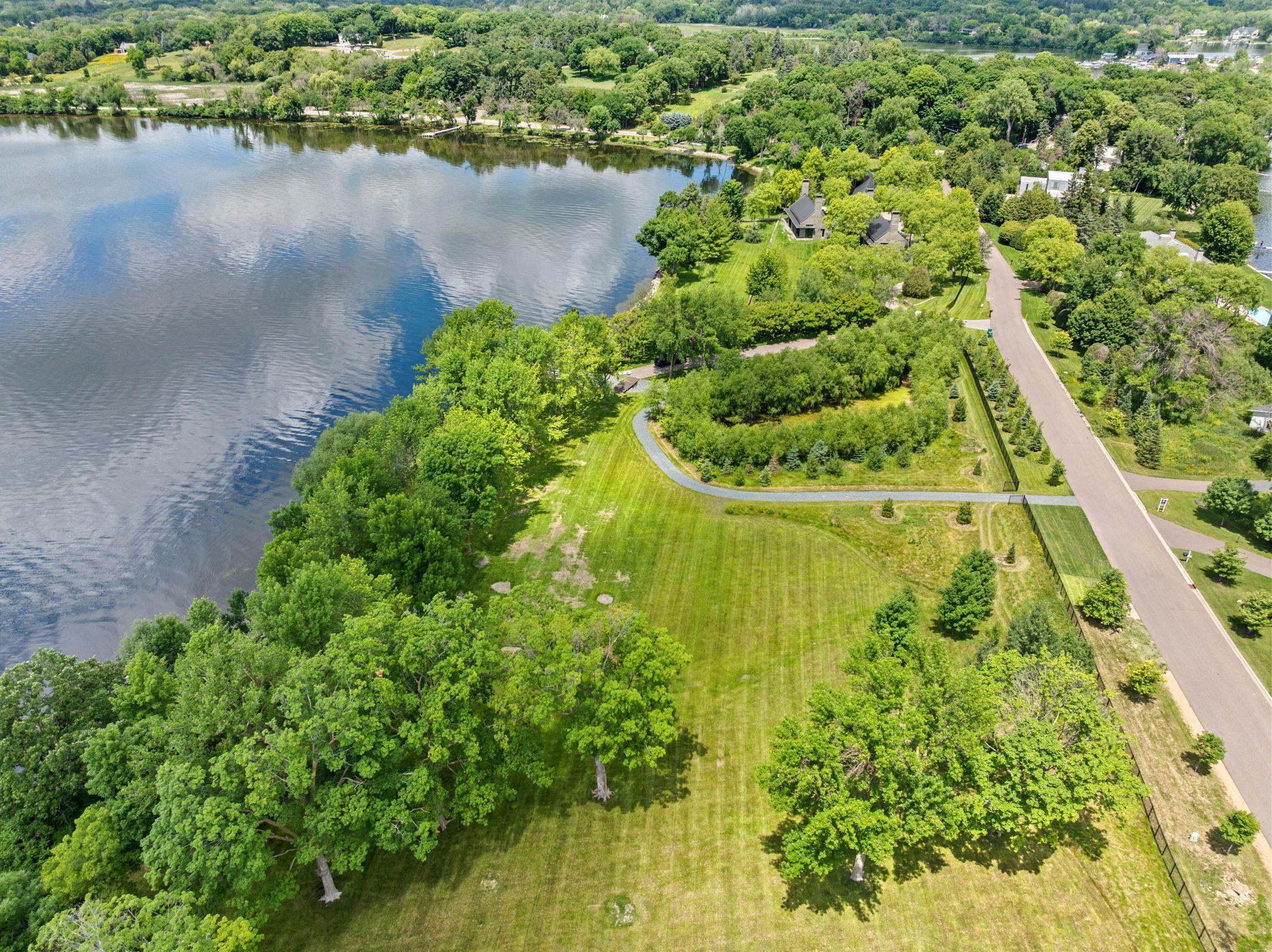 1365 Bracketts Point Road Wayzata, MN 55391 - Photo 20 of 24