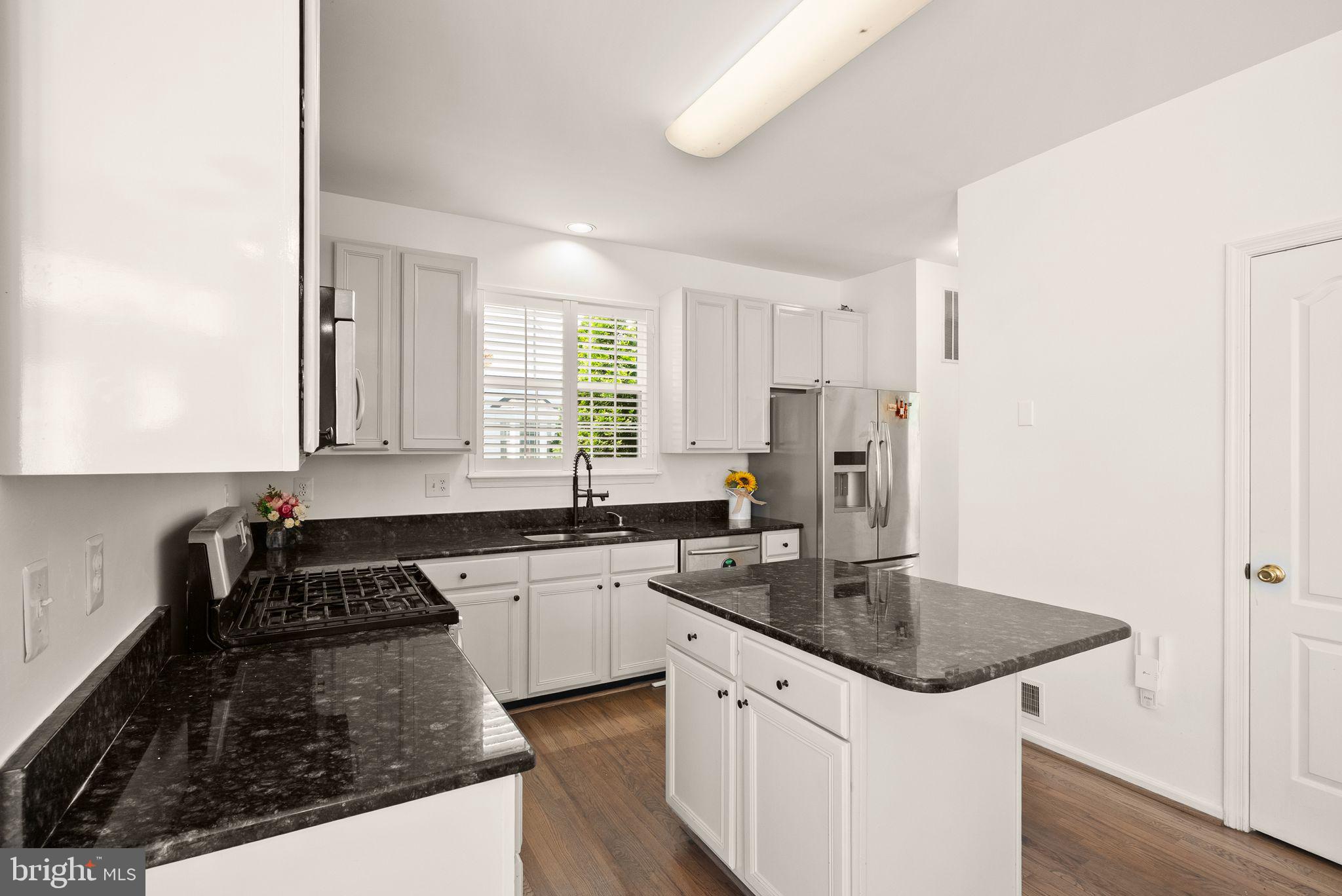 43111 Center Street Chantilly, VA 20152 - Photo 17 of 53