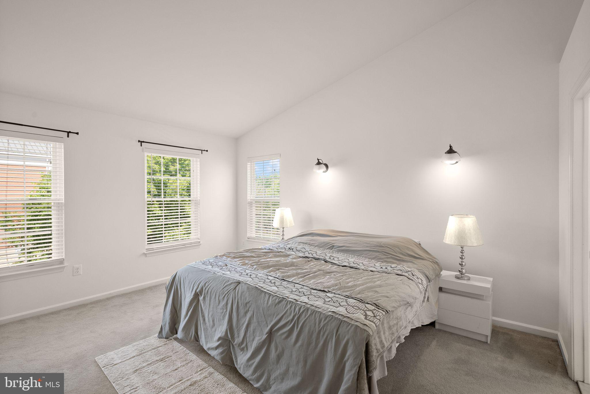 43111 Center Street Chantilly, VA 20152 - Photo 23 of 53 Primary Bedroom