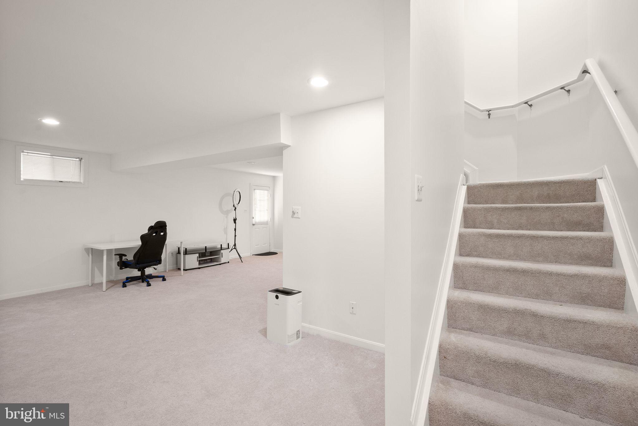 43111 Center Street Chantilly, VA 20152 - Photo 35 of 53