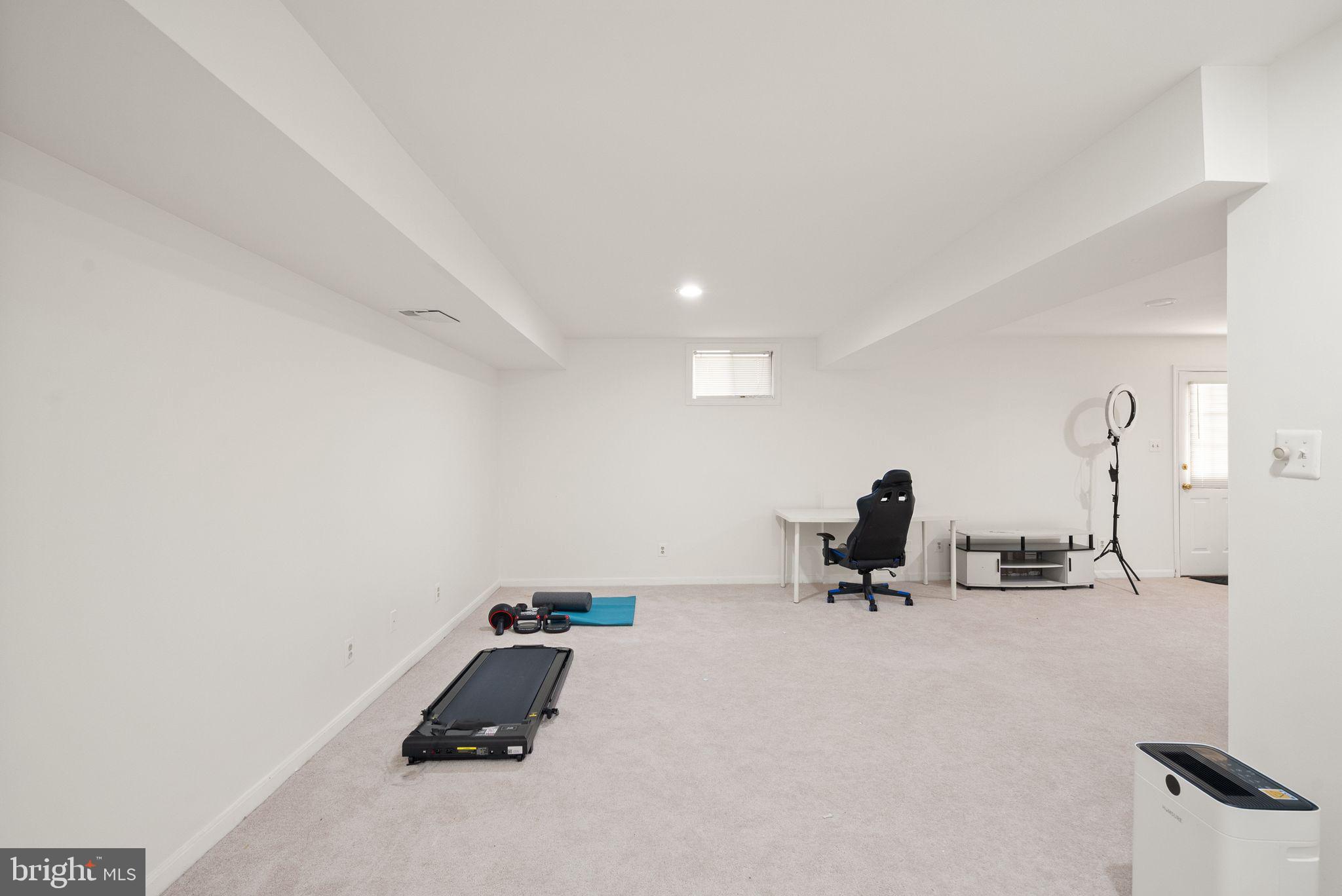 43111 Center Street Chantilly, VA 20152 - Photo 36 of 53