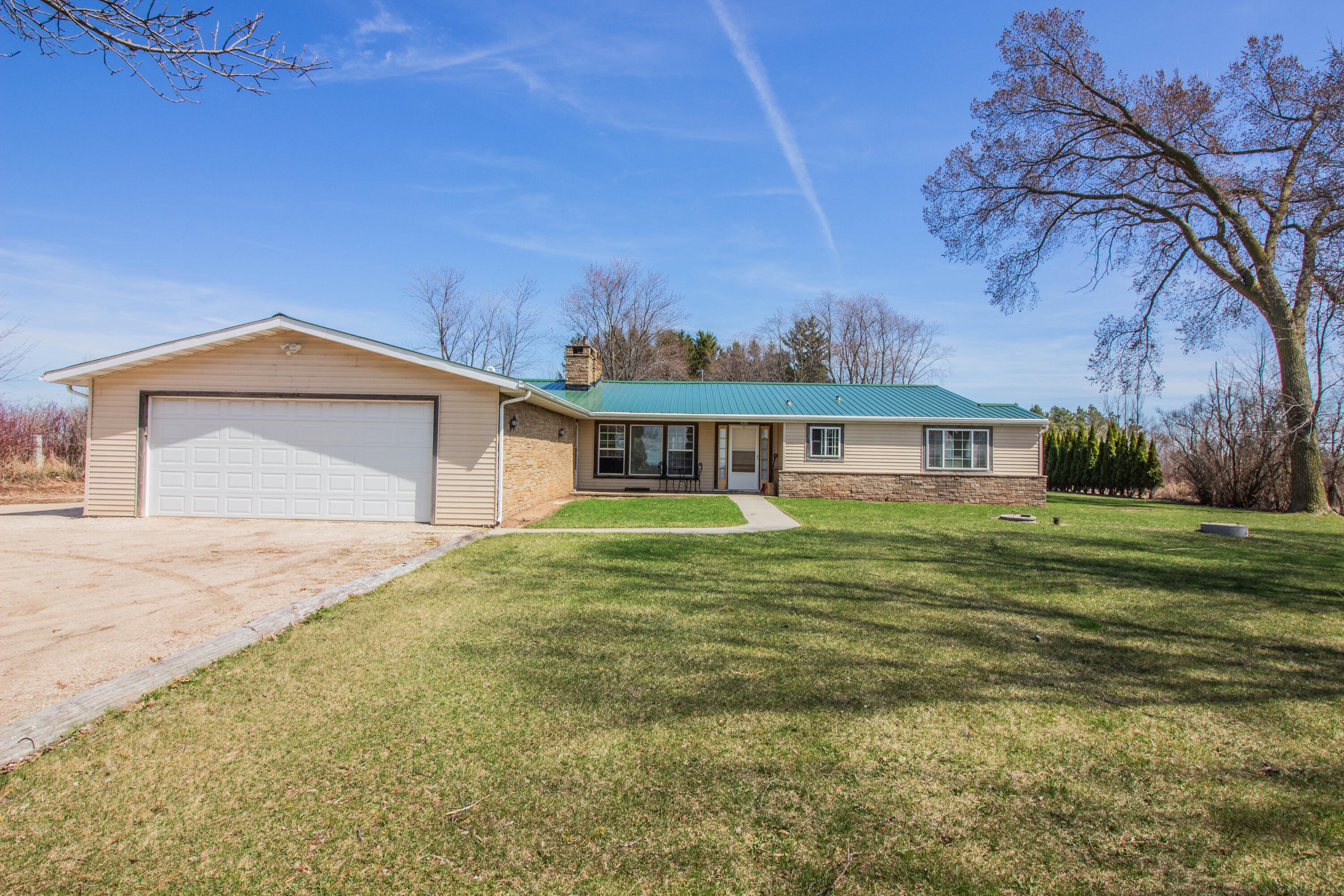 3919 Sunset Road Sheboygan, WI 53081 - Photo 1 of 48 Front of Home