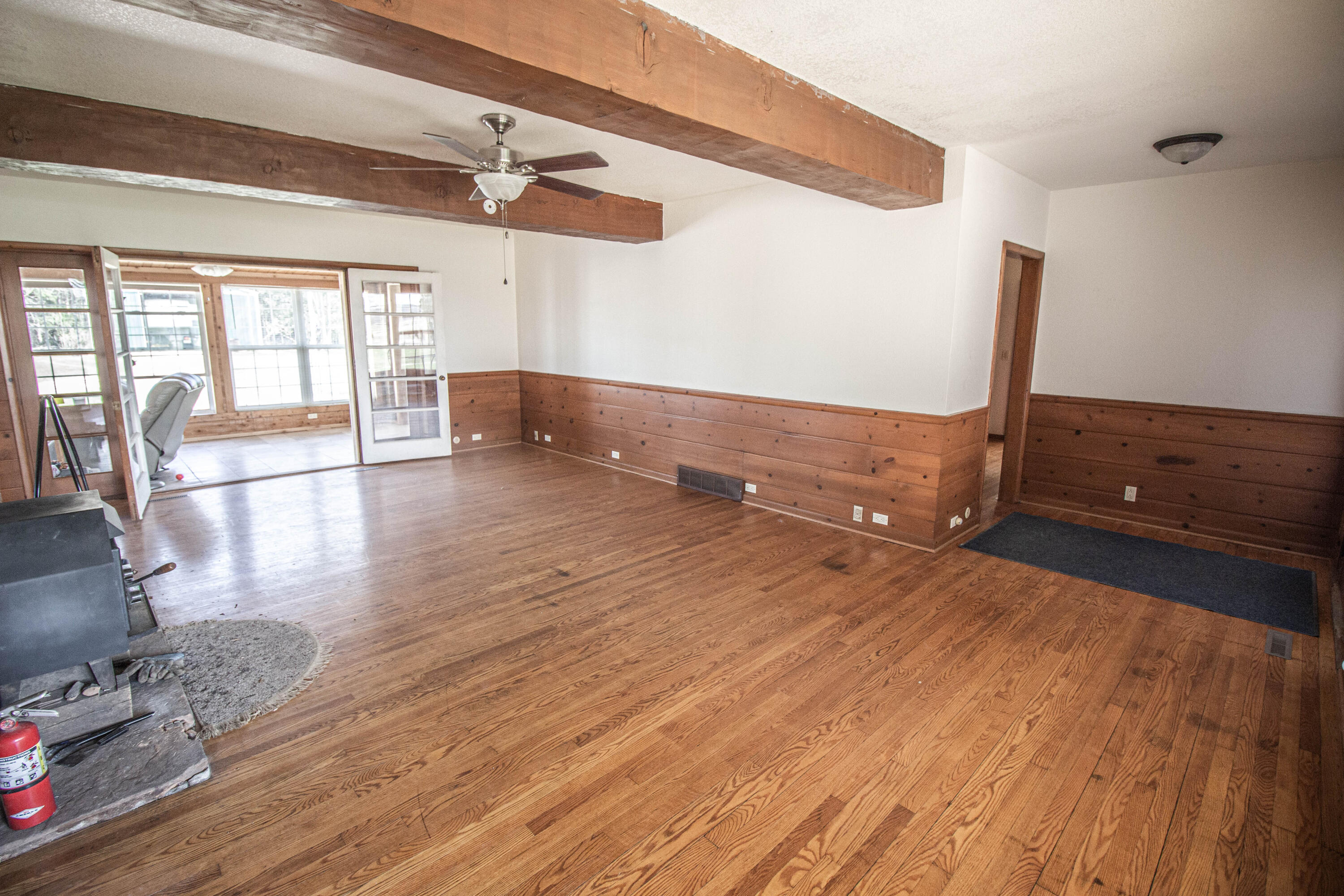 3919 Sunset Road Sheboygan, WI 53081 - Photo 40 of 48 Family Room