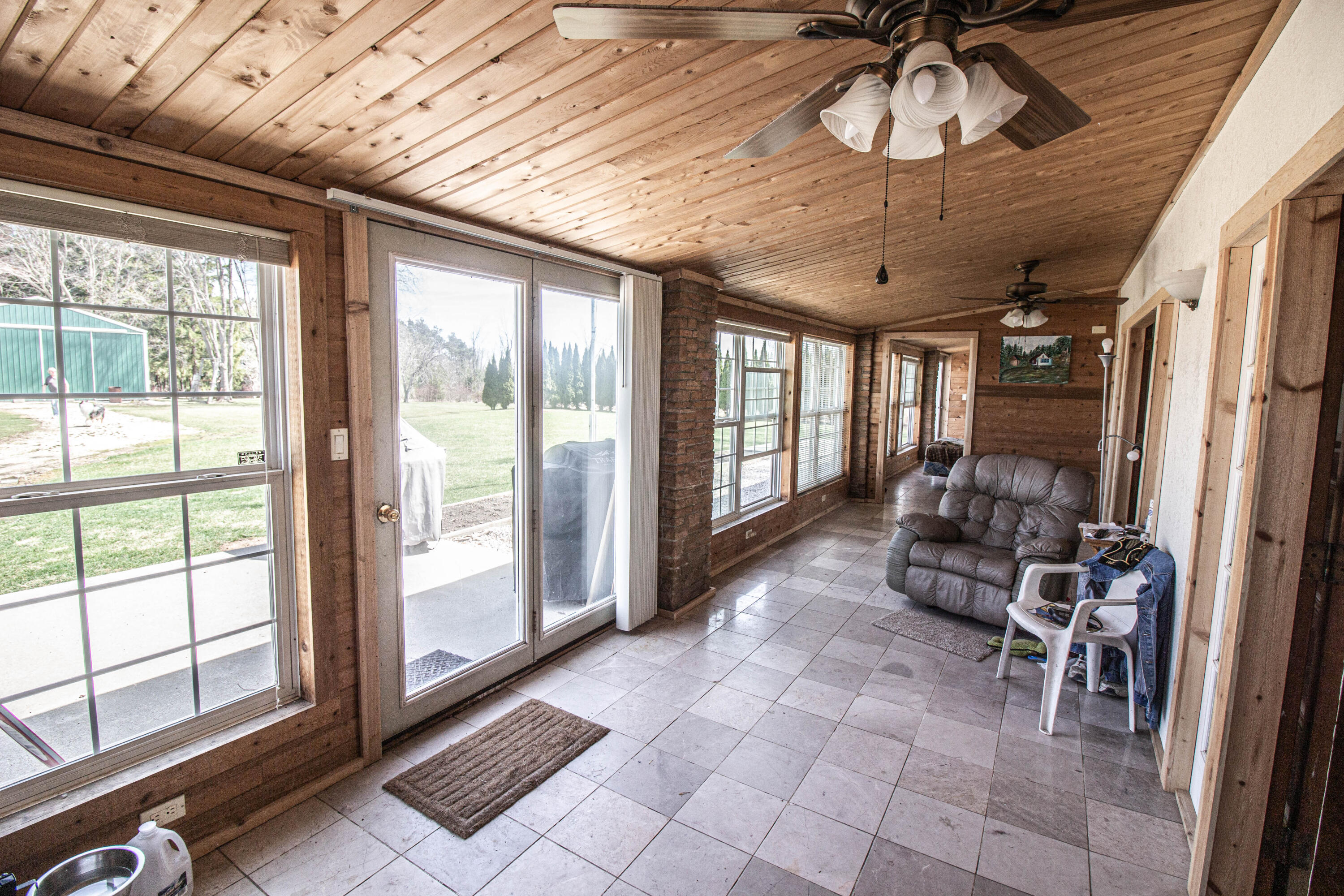 3919 Sunset Road Sheboygan, WI 53081 - Photo 9 of 48 4 Seasons Room