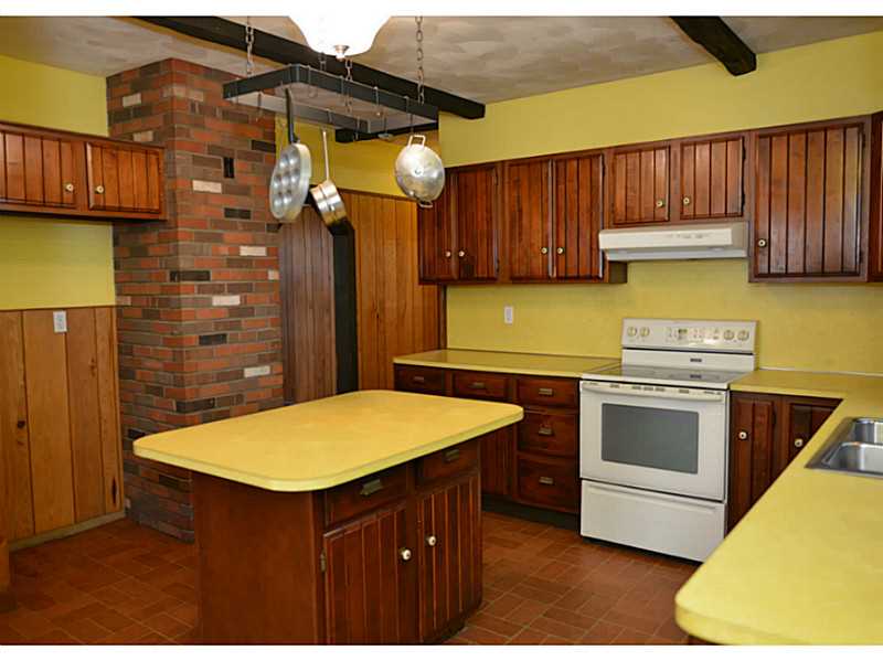 Kitchen. Kitchen view 2