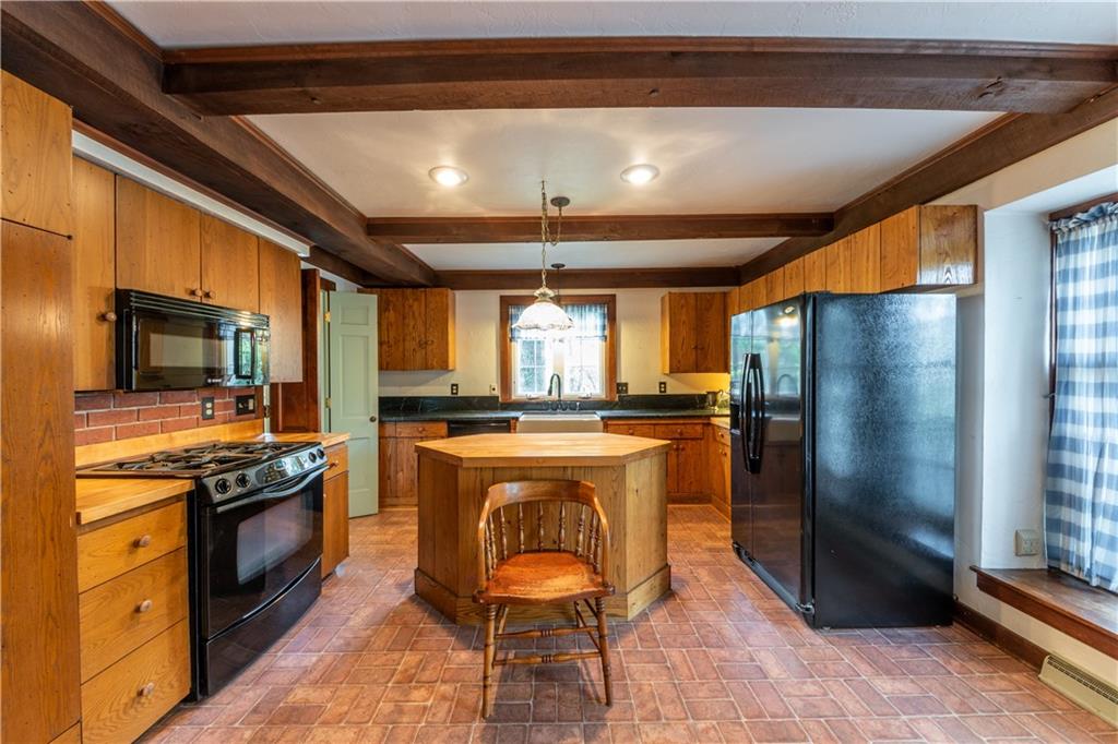261 Henricks Road Butler, PA 16001 - Photo 4 of 25