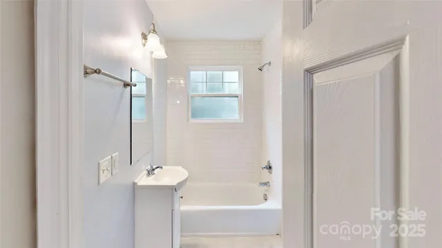 $675,000 | 2131 Kirkwood Avenue, Unit 8, Charlotte, NC 28203