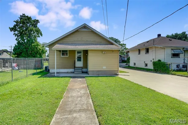 $102,000 | 1041 Washington Avenue, Madison, IL 62060